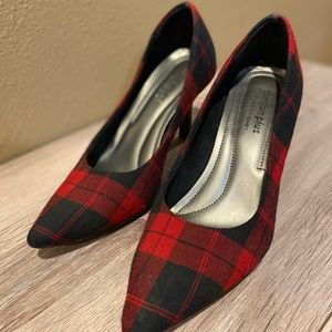 Like New. Size 5- Red and Black Heels